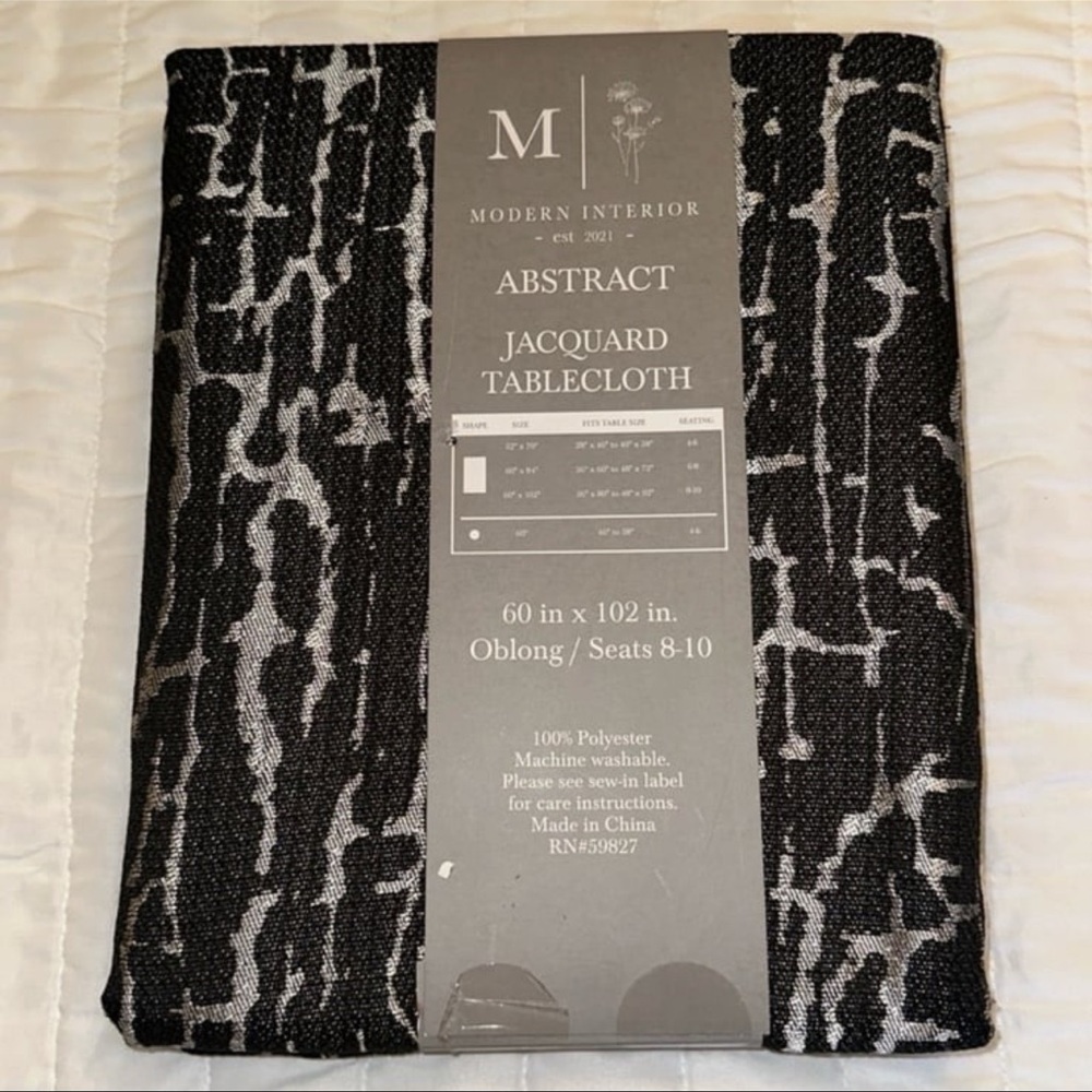 🆕Modern Interior Jacquard Tablecloth